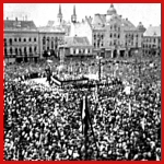 [Photo] Part of 100,000 faithful on the main square in Szombathely.